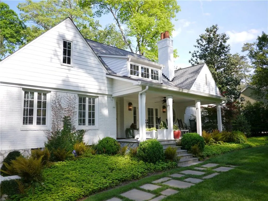 4192 Club Drive, Atlanta, Georgia 30319, 4 Bedrooms Bedrooms, ,4 BathroomsBathrooms,Residential,Sold,4192 Club Drive,5684055