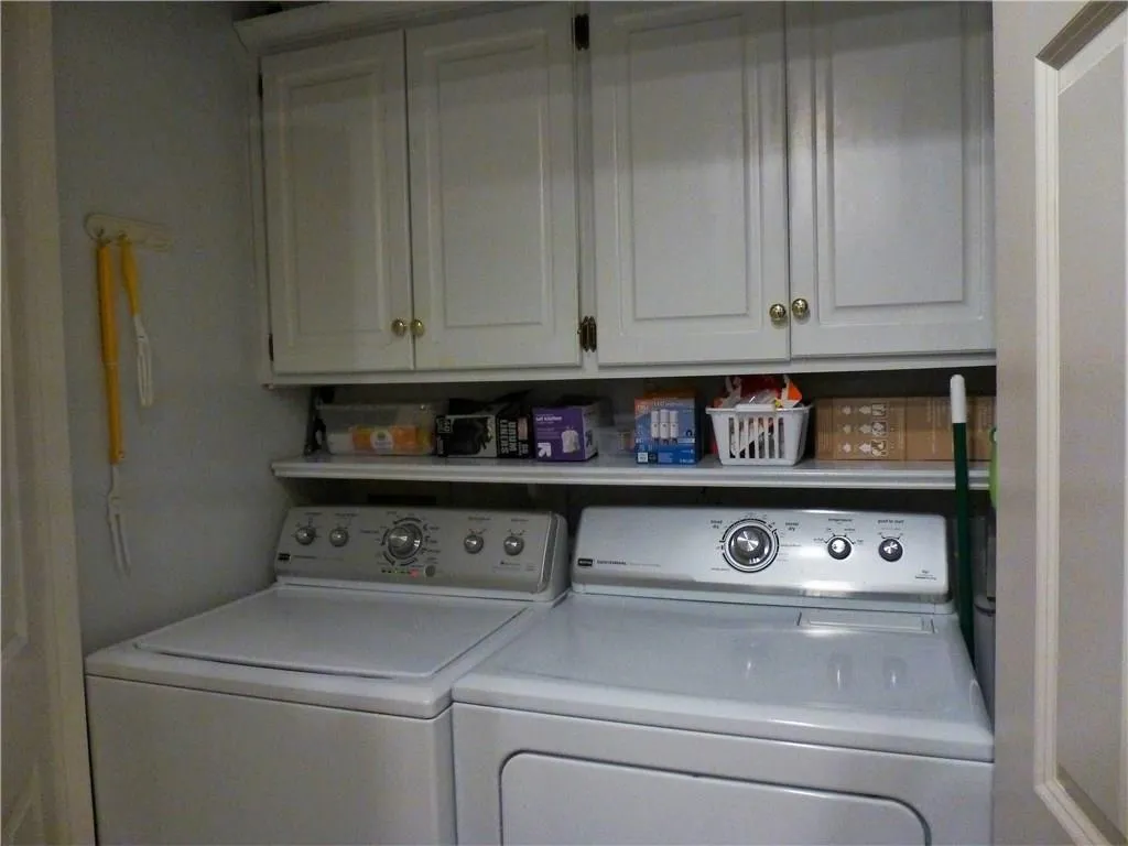 725 Dalrymple Road Unit 7d, Sandy Springs, Georgia 30328, 2 Bedrooms Bedrooms, ,2 BathroomsBathrooms,Residential,Sold,725 Dalrymple Road Unit 7d,5996658