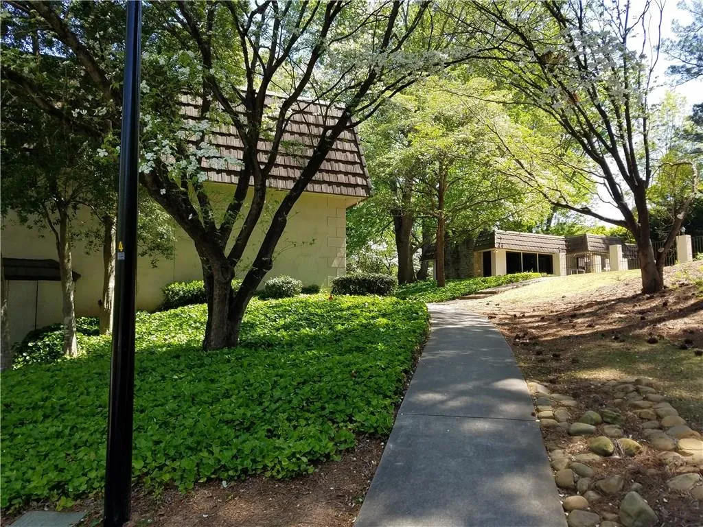 725 Dalrymple Road Unit 7d, Sandy Springs, Georgia 30328, 2 Bedrooms Bedrooms, ,2 BathroomsBathrooms,Residential,Sold,725 Dalrymple Road Unit 7d,5996658