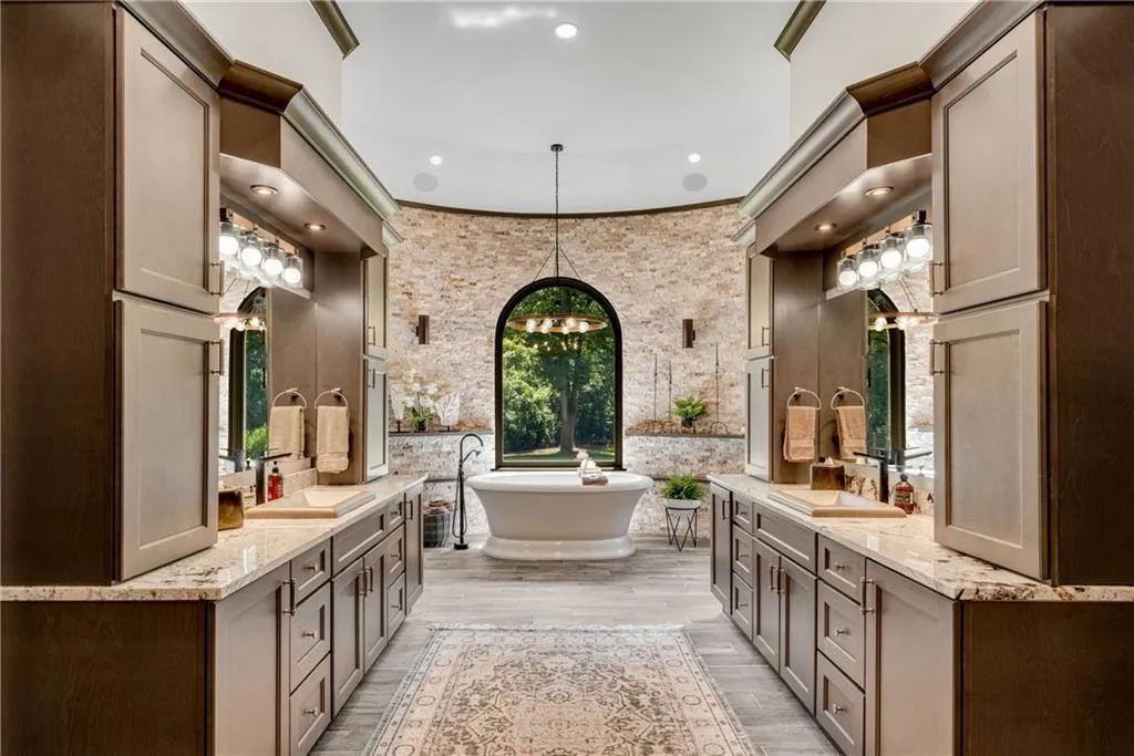 876 Crest Valley Drive, Sandy Springs, Georgia 30327, 6 Bedrooms Bedrooms, ,6 BathroomsBathrooms,Residential,Sold,876 Crest Valley Drive,7379005