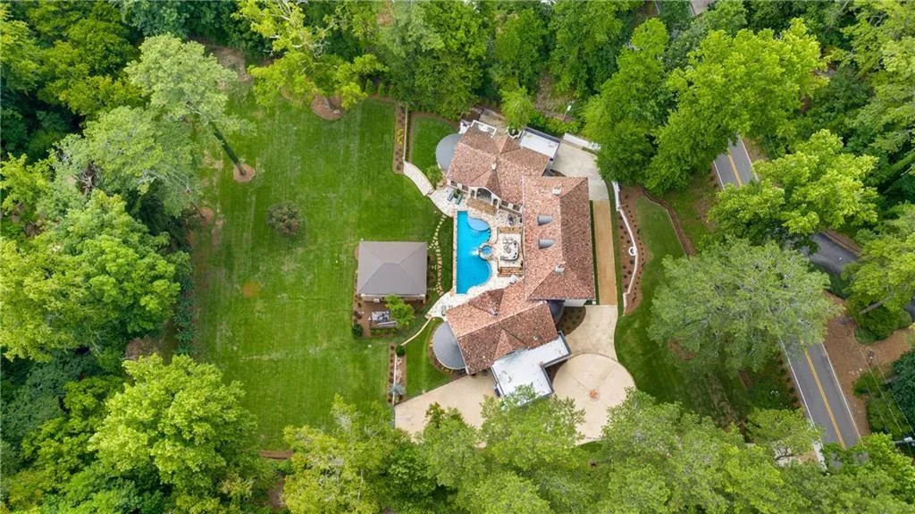 876 Crest Valley Drive, Sandy Springs, Georgia 30327, 6 Bedrooms Bedrooms, ,6 BathroomsBathrooms,Residential,Sold,876 Crest Valley Drive,7379005