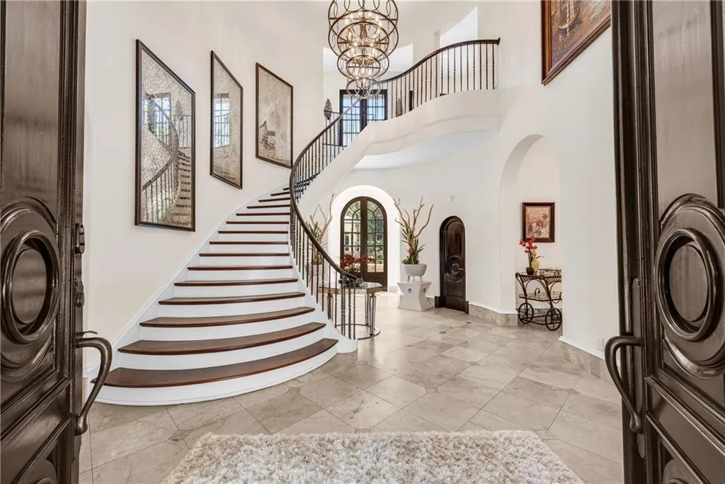 876 Crest Valley Drive, Sandy Springs, Georgia 30327, 6 Bedrooms Bedrooms, ,6 BathroomsBathrooms,Residential,Sold,876 Crest Valley Drive,7379005