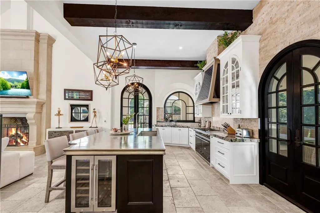 876 Crest Valley Drive, Sandy Springs, Georgia 30327, 6 Bedrooms Bedrooms, ,6 BathroomsBathrooms,Residential,Sold,876 Crest Valley Drive,7379005