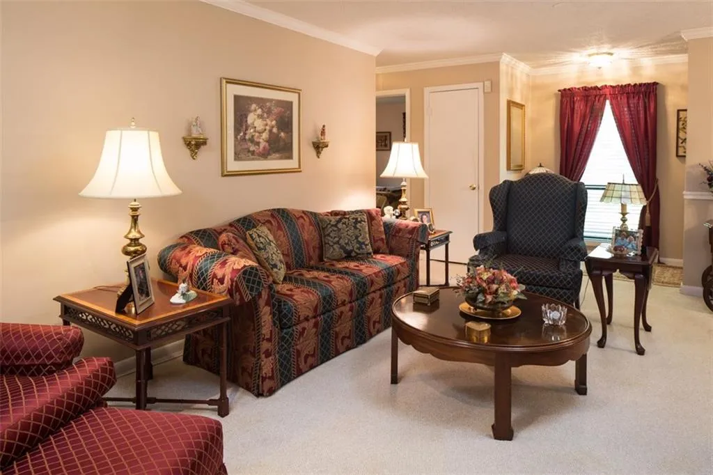 8740 Roswell Road Unit 9h, Atlanta, Georgia 30350, 2 Bedrooms Bedrooms, ,2 BathroomsBathrooms,Residential,Sold,8740 Roswell Road Unit 9h,5726399