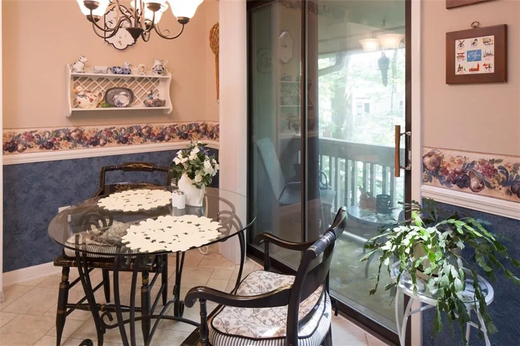 8740 Roswell Road Unit 9h, Atlanta, Georgia 30350, 2 Bedrooms Bedrooms, ,2 BathroomsBathrooms,Residential,Sold,8740 Roswell Road Unit 9h,5726399