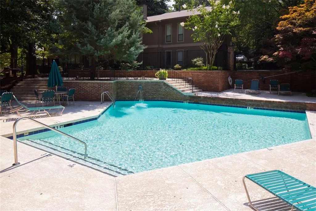 8740 Roswell Road Unit 9h, Atlanta, Georgia 30350, 2 Bedrooms Bedrooms, ,2 BathroomsBathrooms,Residential,Sold,8740 Roswell Road Unit 9h,5726399