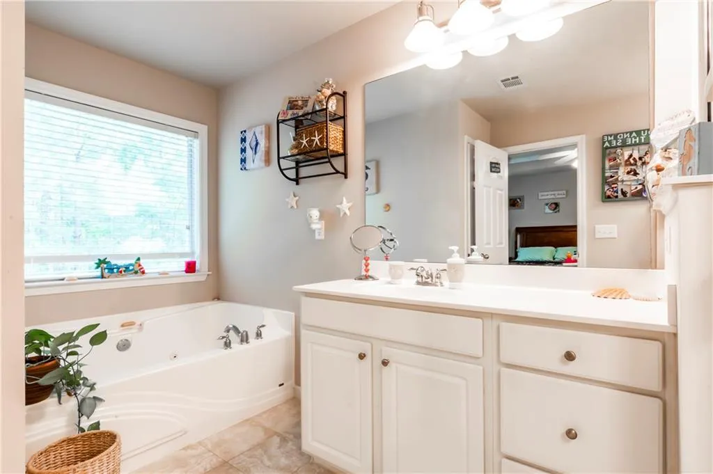 614 Pember Point, Sandy Springs, Georgia 30350, 3 Bedrooms Bedrooms, ,3 BathroomsBathrooms,Residential,Sold,614 Pember Point,6557199