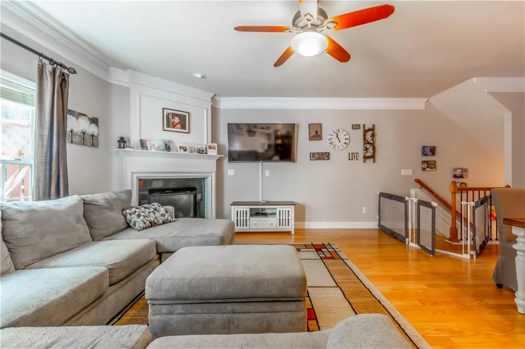 614 Pember Point, Sandy Springs, Georgia 30350, 3 Bedrooms Bedrooms, ,3 BathroomsBathrooms,Residential,Sold,614 Pember Point,6557199