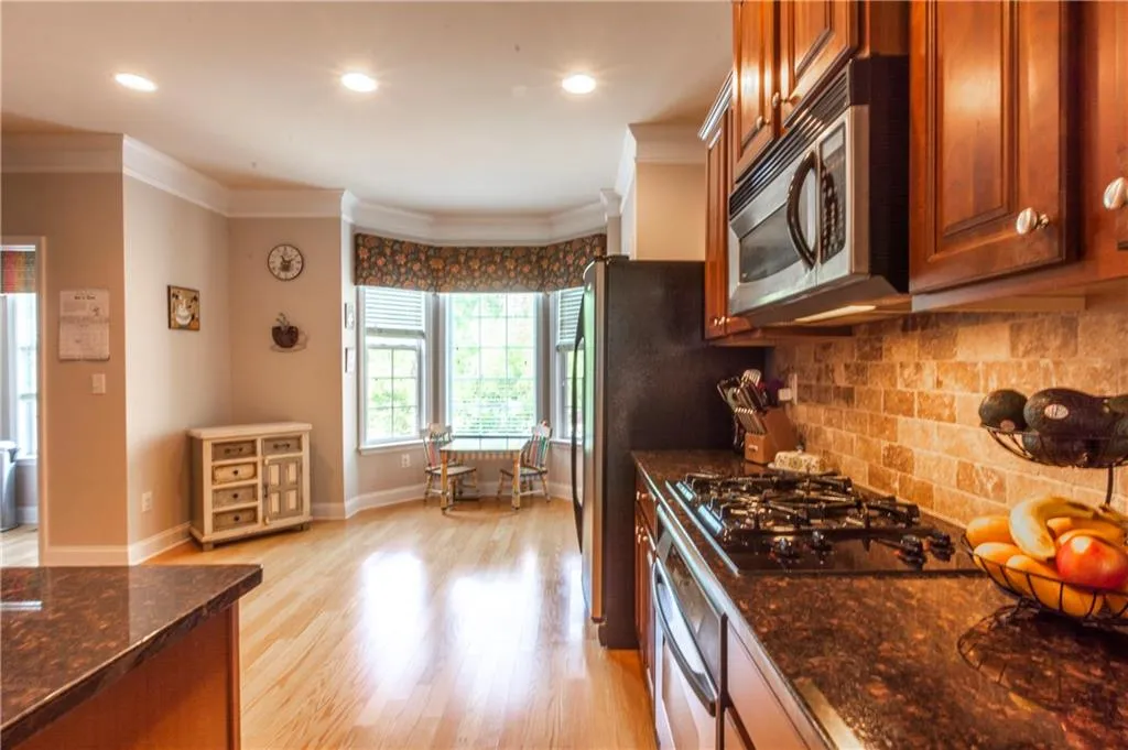 614 Pember Point, Sandy Springs, Georgia 30350, 3 Bedrooms Bedrooms, ,3 BathroomsBathrooms,Residential,Sold,614 Pember Point,6557199