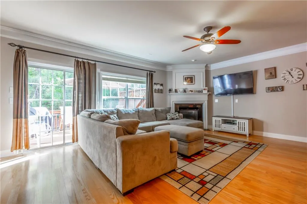 614 Pember Point, Sandy Springs, Georgia 30350, 3 Bedrooms Bedrooms, ,3 BathroomsBathrooms,Residential,Sold,614 Pember Point,6557199