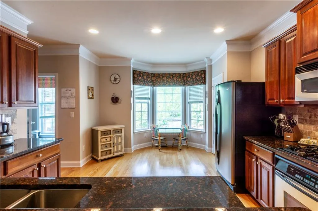 614 Pember Point, Sandy Springs, Georgia 30350, 3 Bedrooms Bedrooms, ,3 BathroomsBathrooms,Residential,Sold,614 Pember Point,6557199