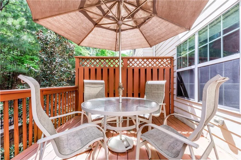 614 Pember Point, Sandy Springs, Georgia 30350, 3 Bedrooms Bedrooms, ,3 BathroomsBathrooms,Residential,Sold,614 Pember Point,6557199