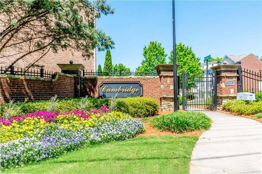 614 Pember Point, Sandy Springs, Georgia 30350, 3 Bedrooms Bedrooms, ,3 BathroomsBathrooms,Residential,Sold,614 Pember Point,6557199