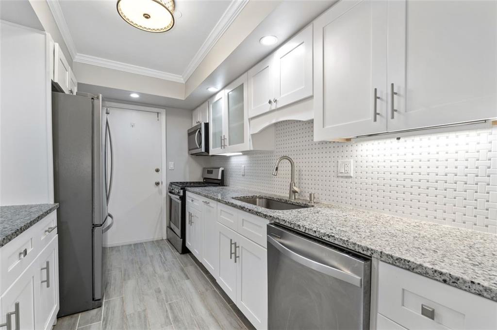 6851 ROSWELL Road Unit Q12, Atlanta, Georgia 30328, 3 Bedrooms Bedrooms, ,2 BathroomsBathrooms,Residential,Sold,6851 ROSWELL Road Unit Q12,7301500