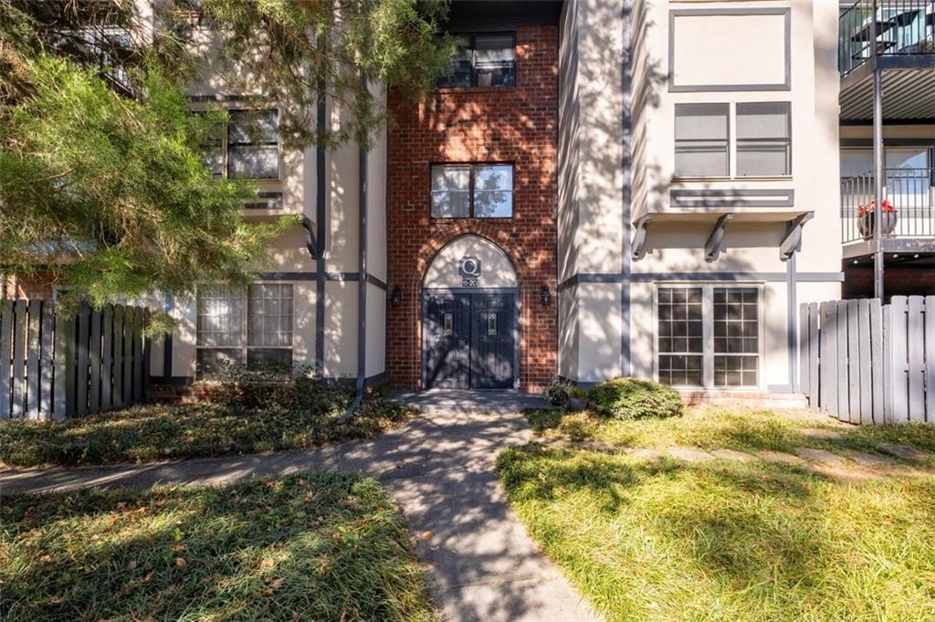 6851 ROSWELL Road Unit Q12, Atlanta, Georgia 30328, 3 Bedrooms Bedrooms, ,2 BathroomsBathrooms,Residential,Sold,6851 ROSWELL Road Unit Q12,7301500