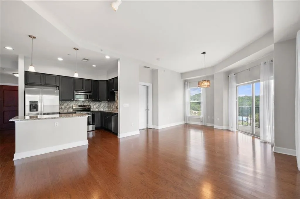 200 River Vista Drive Unit 743, Atlanta, Georgia 30339, 2 Bedrooms Bedrooms, ,2 BathroomsBathrooms,Residential,For Sale,200 River Vista Drive Unit 743,7615043