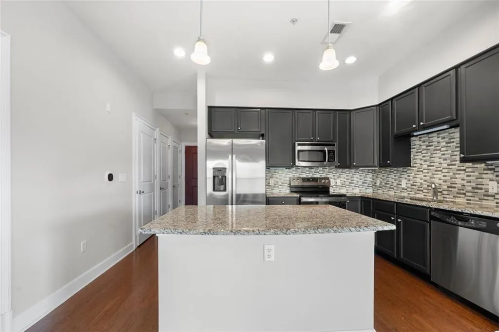 200 River Vista Drive Unit 743, Atlanta, Georgia 30339, 2 Bedrooms Bedrooms, ,2 BathroomsBathrooms,Residential,For Sale,200 River Vista Drive Unit 743,7615043