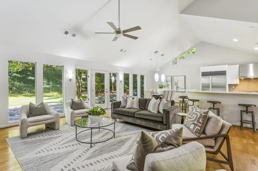 2014 Northside Drive Nw, Atlanta, Georgia 30318, 3 Bedrooms Bedrooms, ,3 BathroomsBathrooms,Residential,For Sale,2014 Northside Drive Nw,7670525