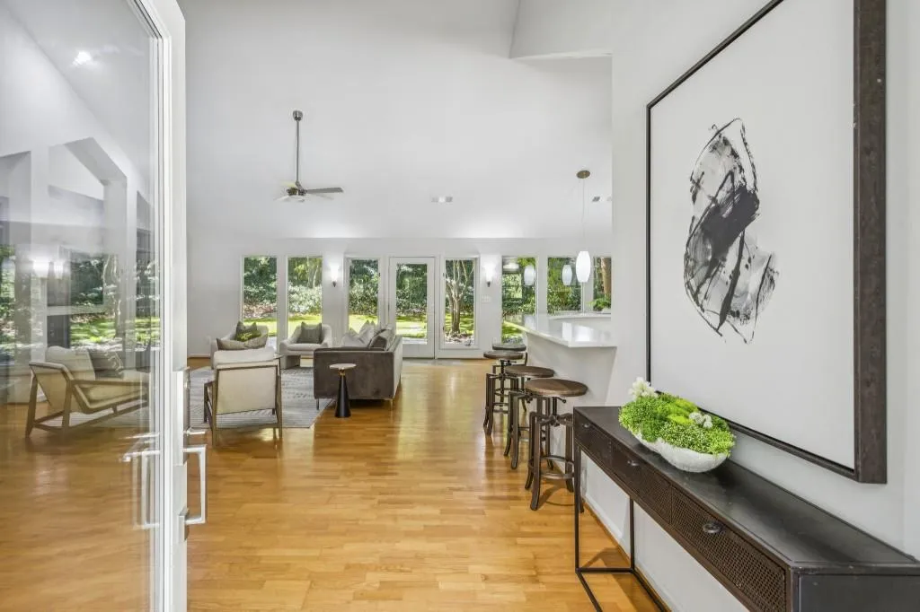 2014 Northside Drive Nw, Atlanta, Georgia 30318, 3 Bedrooms Bedrooms, ,3 BathroomsBathrooms,Residential,For Sale,2014 Northside Drive Nw,7670525