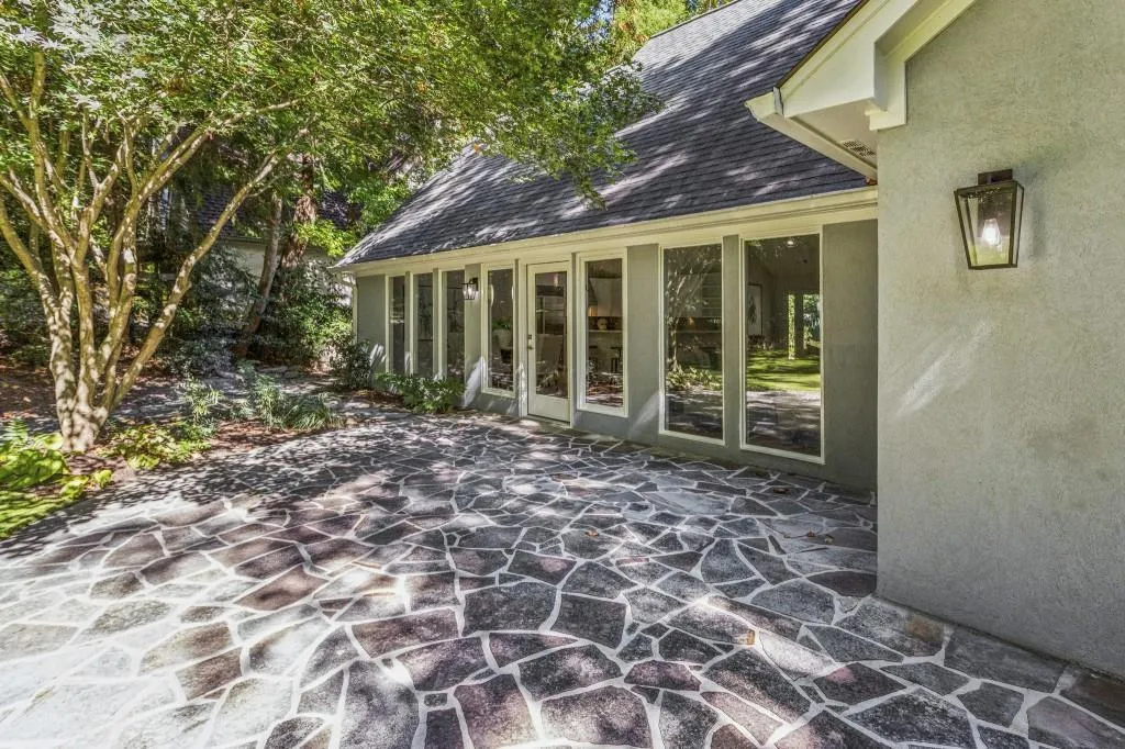 2014 Northside Drive Nw, Atlanta, Georgia 30318, 3 Bedrooms Bedrooms, ,3 BathroomsBathrooms,Residential,For Sale,2014 Northside Drive Nw,7670525