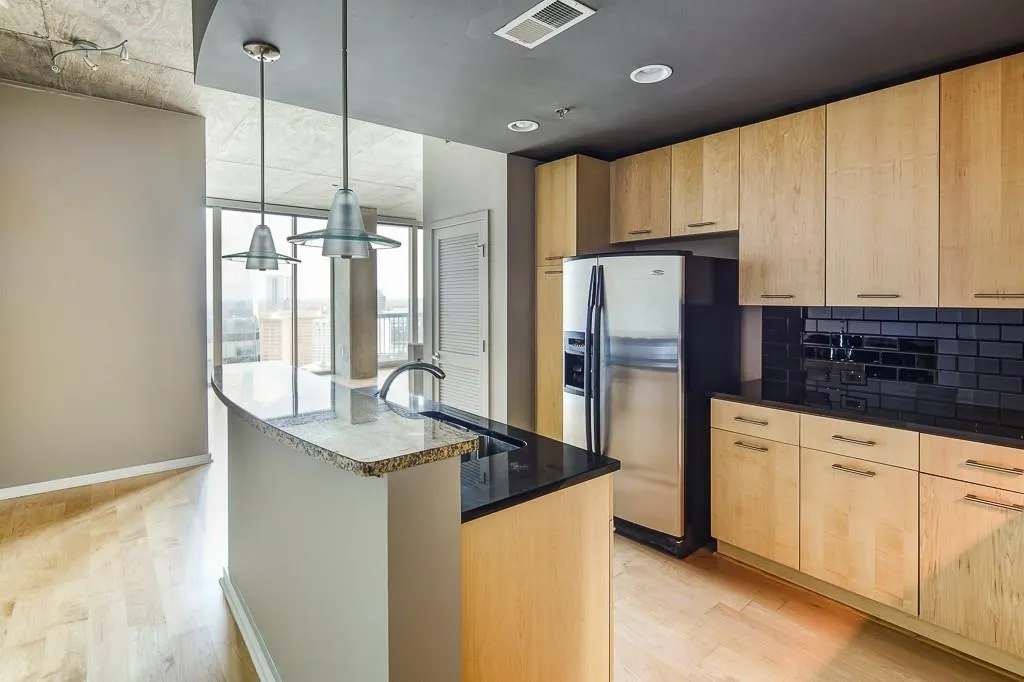 3324 Peachtree Road Ne Unit 2511, Atlanta, Georgia 30326, 1 Bedroom Bedrooms, ,1 BathroomBathrooms,Residential,Sold,3324 Peachtree Road Ne Unit 2511,5747654