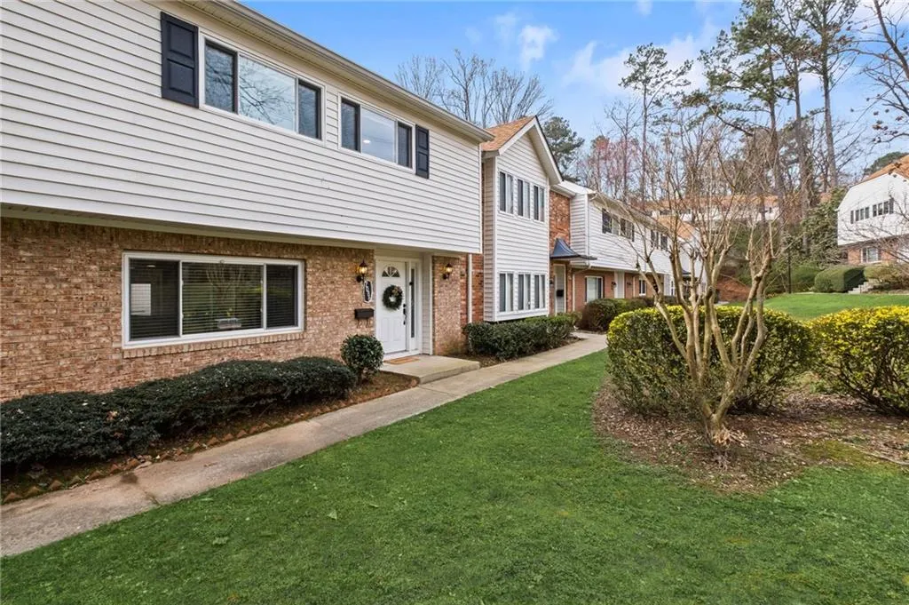 7086 Stonington Drive, Atlanta, Georgia 30328, 3 Bedrooms Bedrooms, ,2 BathroomsBathrooms,Residential,Sold,7086 Stonington Drive,7183294