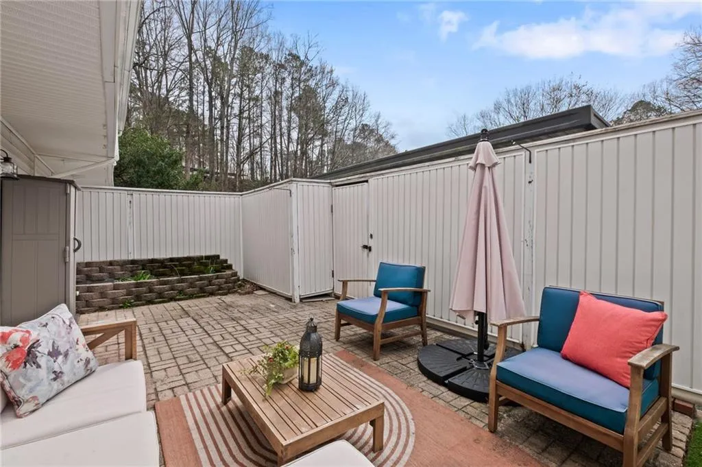 7086 Stonington Drive, Atlanta, Georgia 30328, 3 Bedrooms Bedrooms, ,2 BathroomsBathrooms,Residential,Sold,7086 Stonington Drive,7183294
