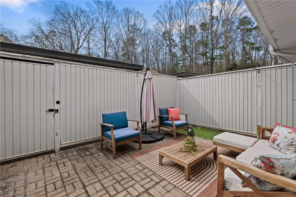 7086 Stonington Drive, Atlanta, Georgia 30328, 3 Bedrooms Bedrooms, ,2 BathroomsBathrooms,Residential,Sold,7086 Stonington Drive,7183294