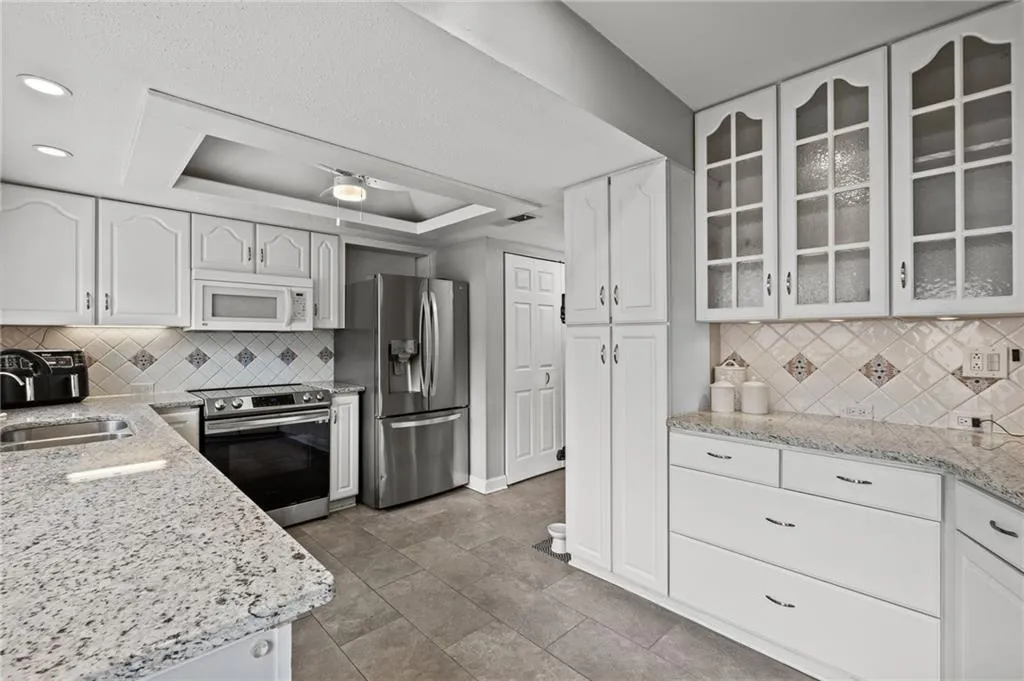 7086 Stonington Drive, Atlanta, Georgia 30328, 3 Bedrooms Bedrooms, ,2 BathroomsBathrooms,Residential,Sold,7086 Stonington Drive,7183294