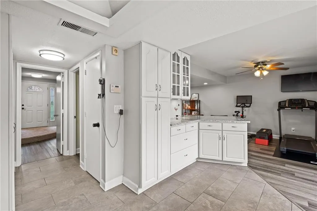 7086 Stonington Drive, Atlanta, Georgia 30328, 3 Bedrooms Bedrooms, ,2 BathroomsBathrooms,Residential,Sold,7086 Stonington Drive,7183294