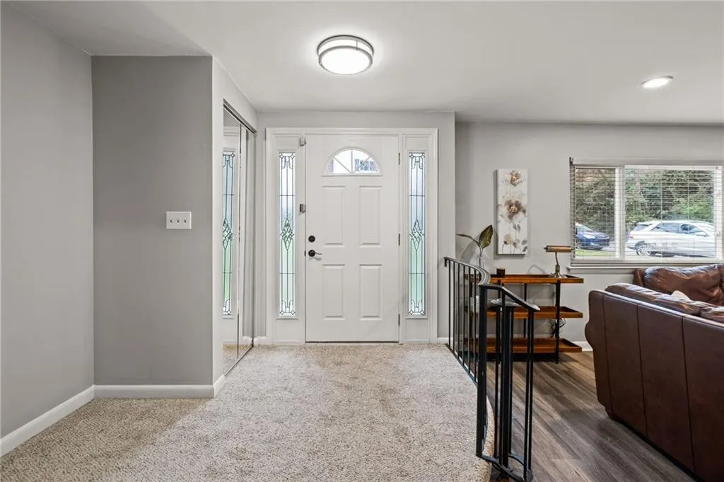 7086 Stonington Drive, Atlanta, Georgia 30328, 3 Bedrooms Bedrooms, ,2 BathroomsBathrooms,Residential,Sold,7086 Stonington Drive,7183294