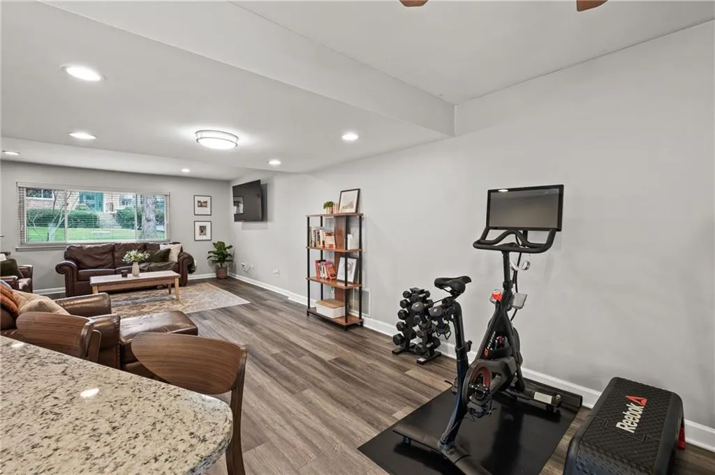 7086 Stonington Drive, Atlanta, Georgia 30328, 3 Bedrooms Bedrooms, ,2 BathroomsBathrooms,Residential,Sold,7086 Stonington Drive,7183294