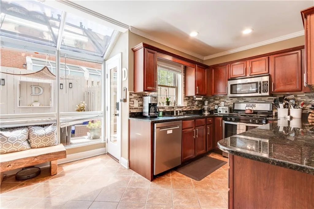 36 Mount Vernon Circle, Atlanta, Georgia 30338, 2 Bedrooms Bedrooms, ,2 BathroomsBathrooms,Residential,Sold,36 Mount Vernon Circle,6045067