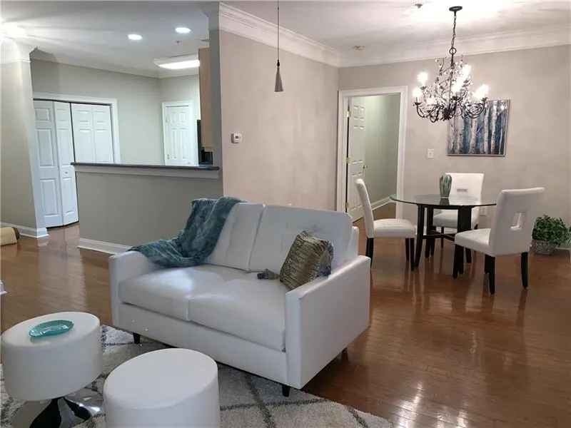 5415 Northland Drive Unit 303, Atlanta, Georgia 30342, 2 Bedrooms Bedrooms, ,2 BathroomsBathrooms,Residential,Sold,5415 Northland Drive Unit 303,6633280