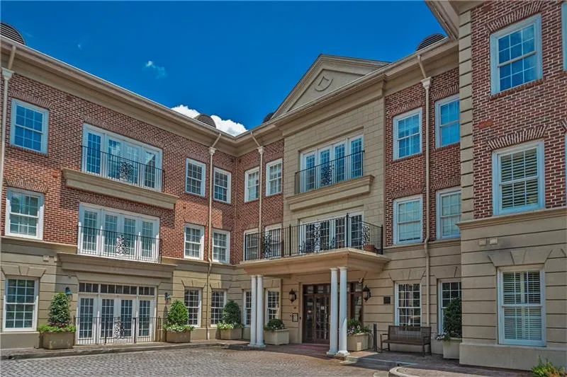 5415 Northland Drive Unit 303, Atlanta, Georgia 30342, 2 Bedrooms Bedrooms, ,2 BathroomsBathrooms,Residential,Sold,5415 Northland Drive Unit 303,6633280