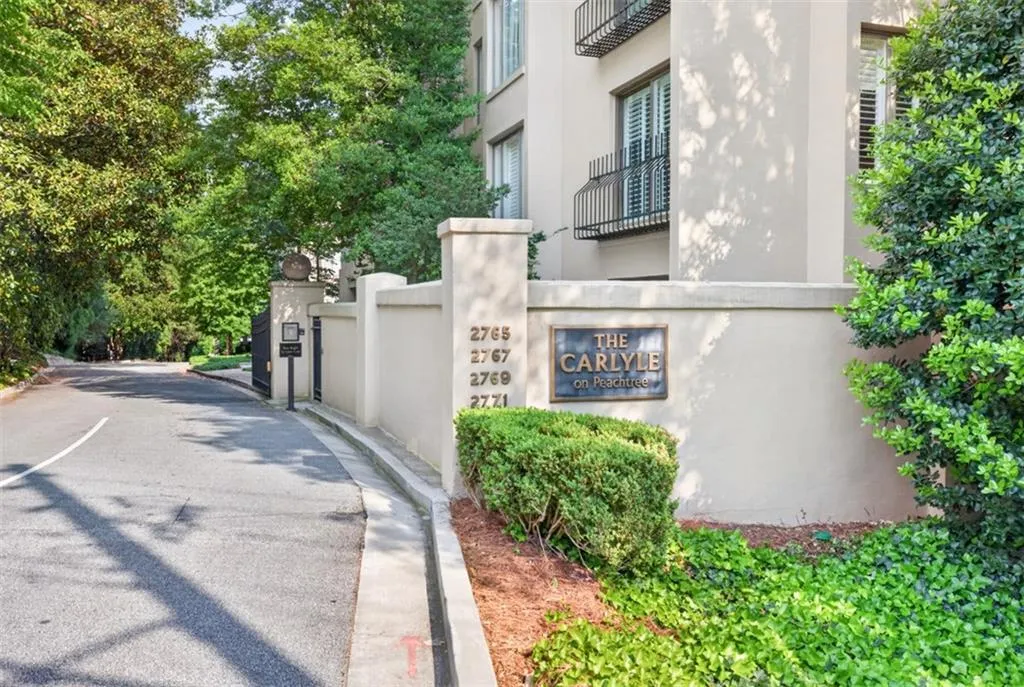 2769 Peachtree Road Ne Unit 10, Atlanta, Georgia 30305, 2 Bedrooms Bedrooms, 0 ,2 BathroomsBathrooms,Residential,For Sale,2769 Peachtree Road Ne Unit 10,7761224