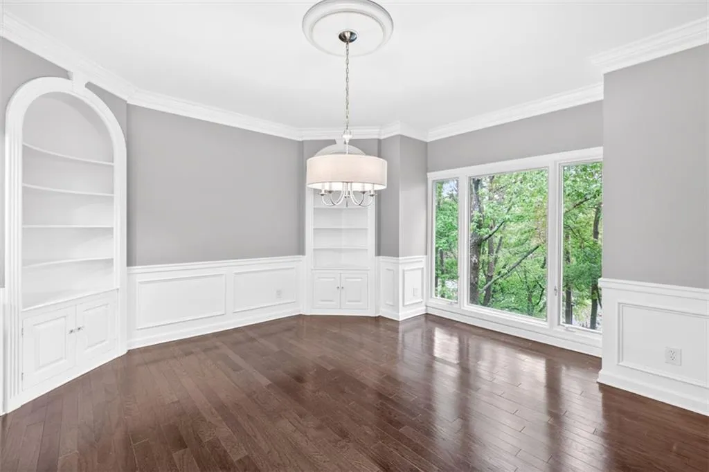 2769 Peachtree Road Ne Unit 10, Atlanta, Georgia 30305, 2 Bedrooms Bedrooms, 0 ,2 BathroomsBathrooms,Residential,For Sale,2769 Peachtree Road Ne Unit 10,7761224