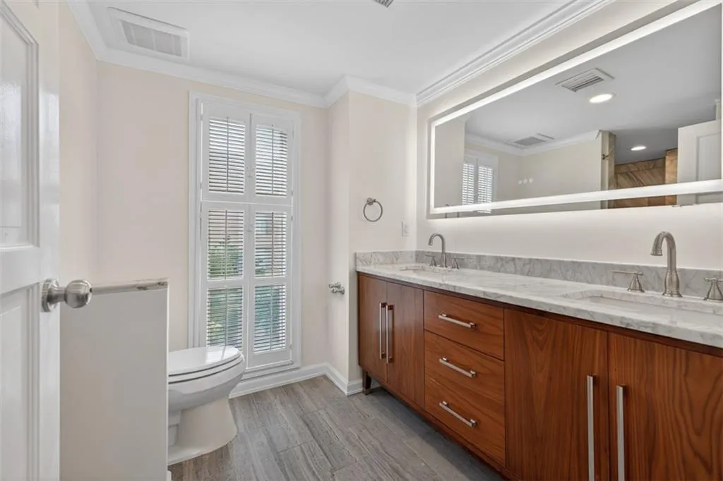 2769 Peachtree Road Ne Unit 10, Atlanta, Georgia 30305, 2 Bedrooms Bedrooms, 0 ,2 BathroomsBathrooms,Residential,For Sale,2769 Peachtree Road Ne Unit 10,7761224