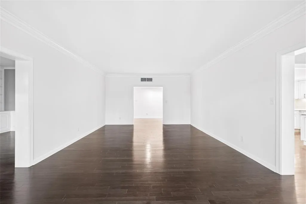 2769 Peachtree Road Ne Unit 10, Atlanta, Georgia 30305, 2 Bedrooms Bedrooms, 0 ,2 BathroomsBathrooms,Residential,For Sale,2769 Peachtree Road Ne Unit 10,7761224