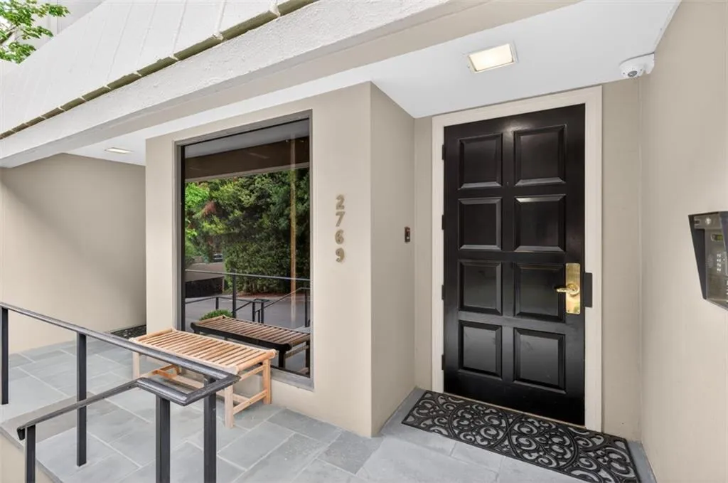 2769 Peachtree Road Ne Unit 10, Atlanta, Georgia 30305, 2 Bedrooms Bedrooms, 0 ,2 BathroomsBathrooms,Residential,For Sale,2769 Peachtree Road Ne Unit 10,7761224