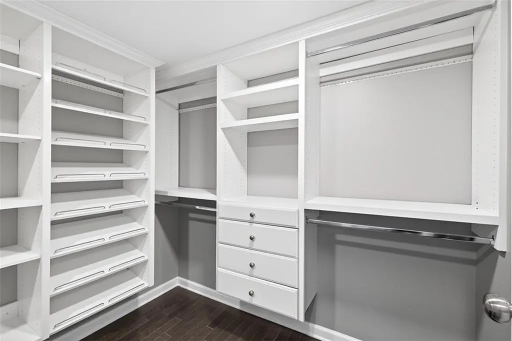 2769 Peachtree Road Ne Unit 10, Atlanta, Georgia 30305, 2 Bedrooms Bedrooms, 0 ,2 BathroomsBathrooms,Residential,For Sale,2769 Peachtree Road Ne Unit 10,7761224