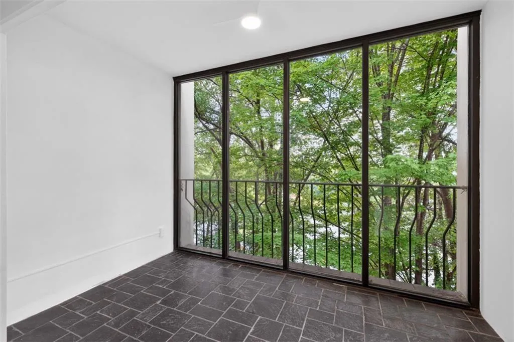 2769 Peachtree Road Ne Unit 10, Atlanta, Georgia 30305, 2 Bedrooms Bedrooms, 0 ,2 BathroomsBathrooms,Residential,For Sale,2769 Peachtree Road Ne Unit 10,7761224