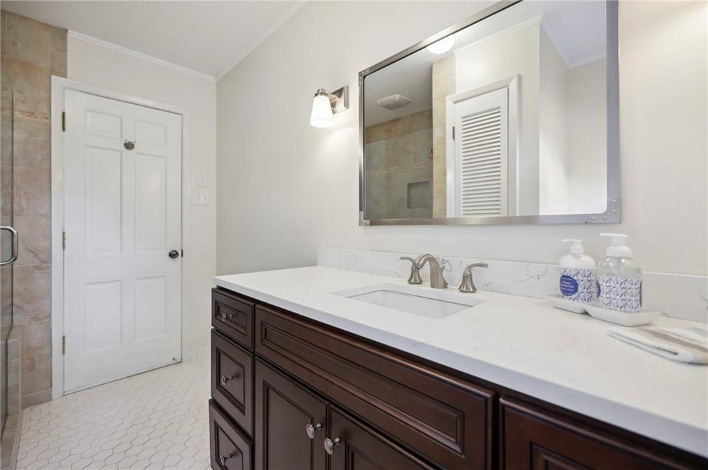 5567 Benton Woods Drive, Atlanta, Georgia 30342, 3 Bedrooms Bedrooms, ,2 BathroomsBathrooms,Residential,Sold,5567 Benton Woods Drive,7279123