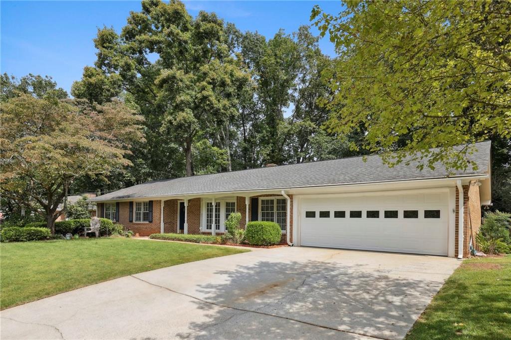 5567 Benton Woods Drive, Atlanta, Georgia 30342, 3 Bedrooms Bedrooms, ,2 BathroomsBathrooms,Residential,Sold,5567 Benton Woods Drive,7279123