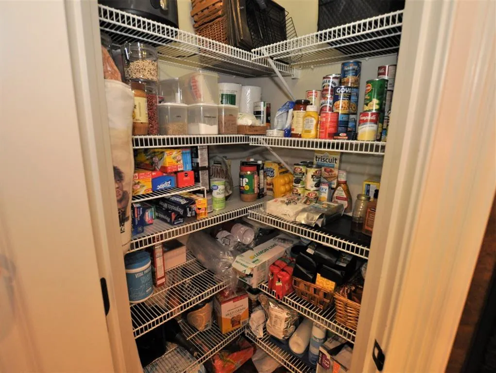 1008 Madeline Lane, Atlanta, Georgia 30350, 5 Bedrooms Bedrooms, ,3 BathroomsBathrooms,Residential,Sold,1008 Madeline Lane,6869490