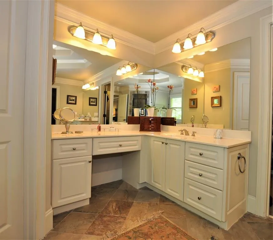 1008 Madeline Lane, Atlanta, Georgia 30350, 5 Bedrooms Bedrooms, ,3 BathroomsBathrooms,Residential,Sold,1008 Madeline Lane,6869490