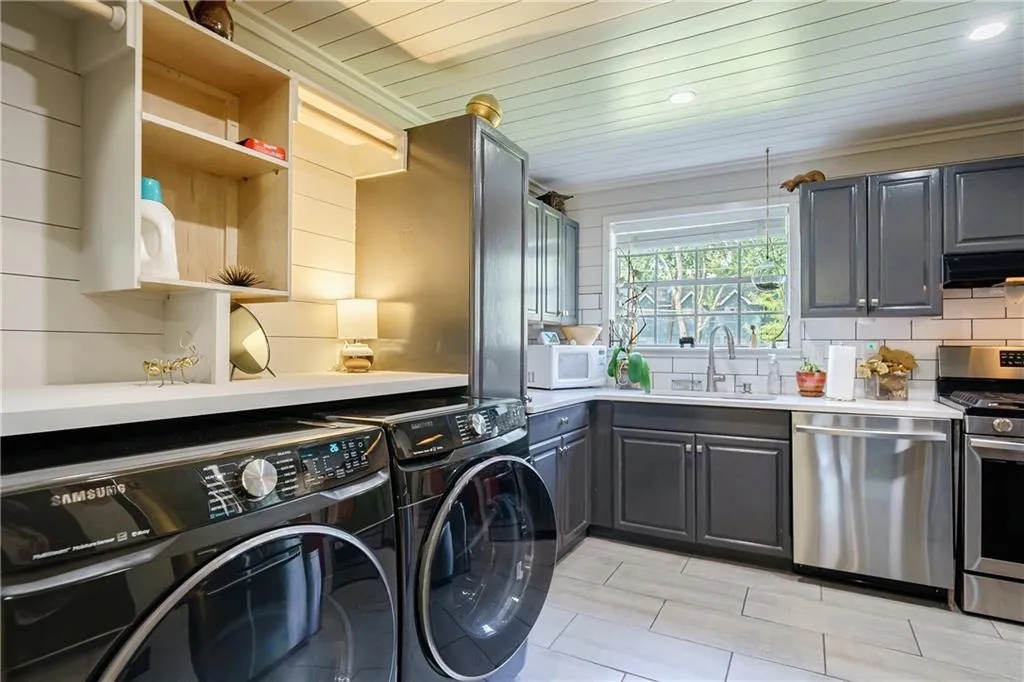 5696 Kingsport Drive Unit 5696, Sandy Springs, Georgia 30342, 2 Bedrooms Bedrooms, ,1 BathroomBathrooms,Residential,Sold,5696 Kingsport Drive Unit 5696,7116783