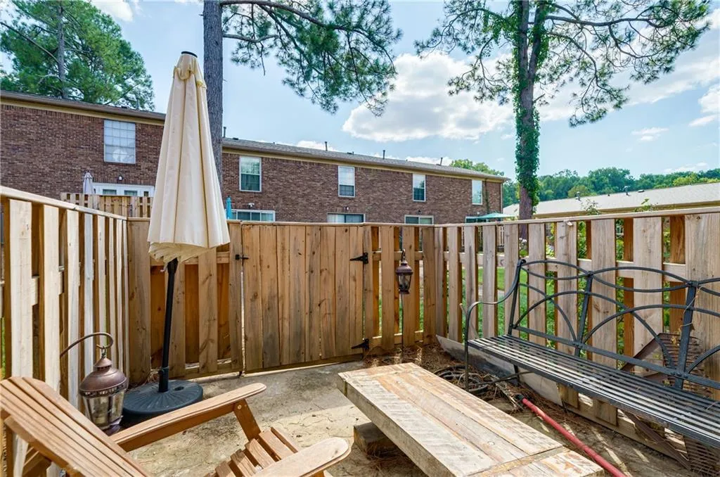 5696 Kingsport Drive Unit 5696, Sandy Springs, Georgia 30342, 2 Bedrooms Bedrooms, ,1 BathroomBathrooms,Residential,Sold,5696 Kingsport Drive Unit 5696,7116783