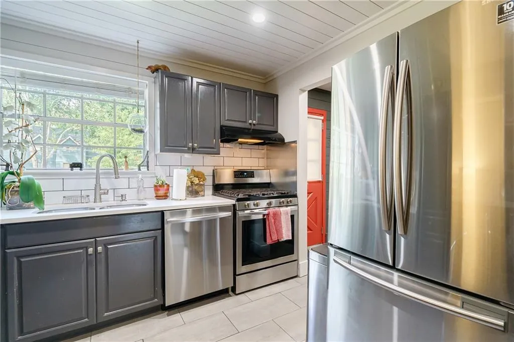 5696 Kingsport Drive Unit 5696, Sandy Springs, Georgia 30342, 2 Bedrooms Bedrooms, ,1 BathroomBathrooms,Residential,Sold,5696 Kingsport Drive Unit 5696,7116783