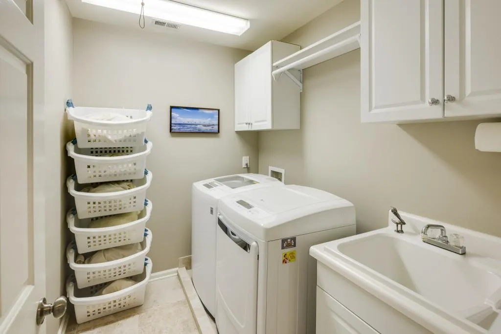 7465 Chestwick Court, Sandy Springs, Georgia 30350, 5 Bedrooms Bedrooms, ,4 BathroomsBathrooms,Residential,Sold,7465 Chestwick Court,7189558